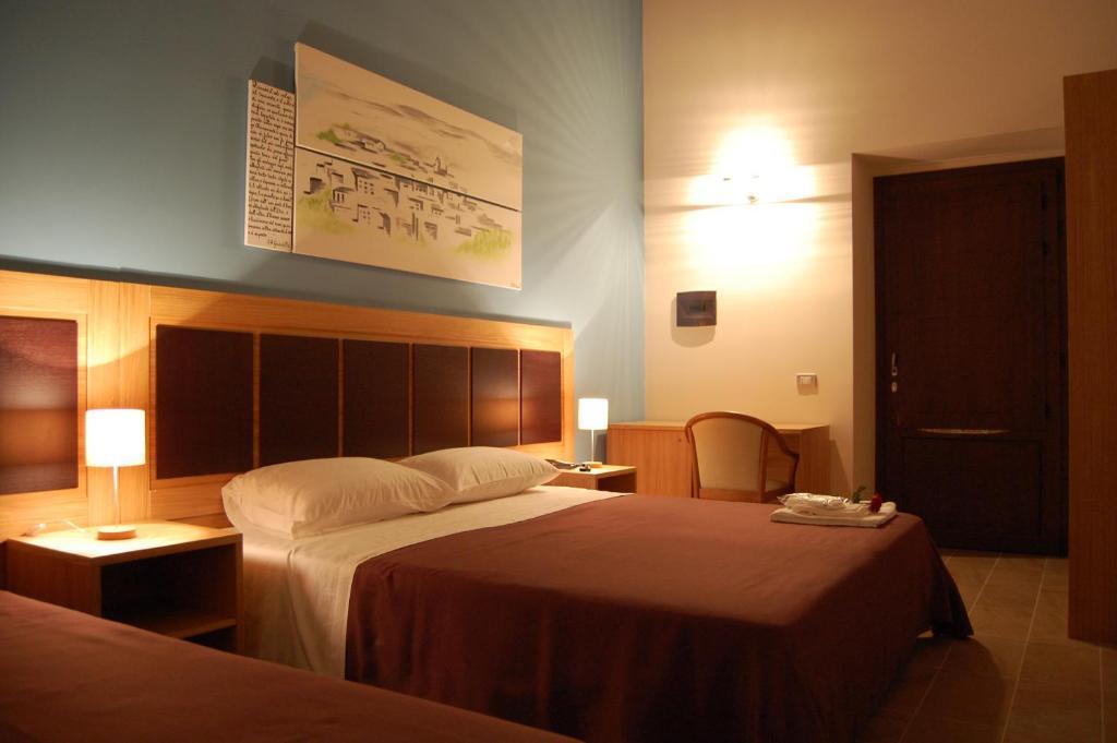 Terre Iblee Resort Chiaramonte Gulfi Habitación foto